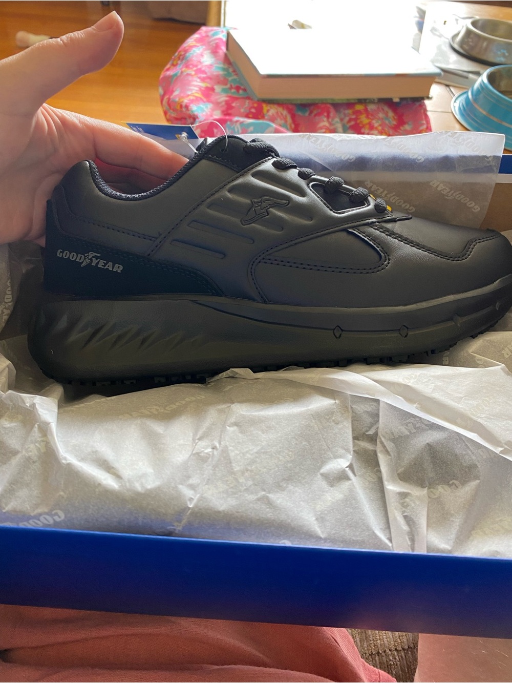 Women's Black slip resistant  Sneakers